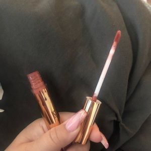 Kylie Cosmetics Makeup - Kylie Jenner matter lipstick Kylie Cosmetics Makeup - Kylie Jenner matter lipstick